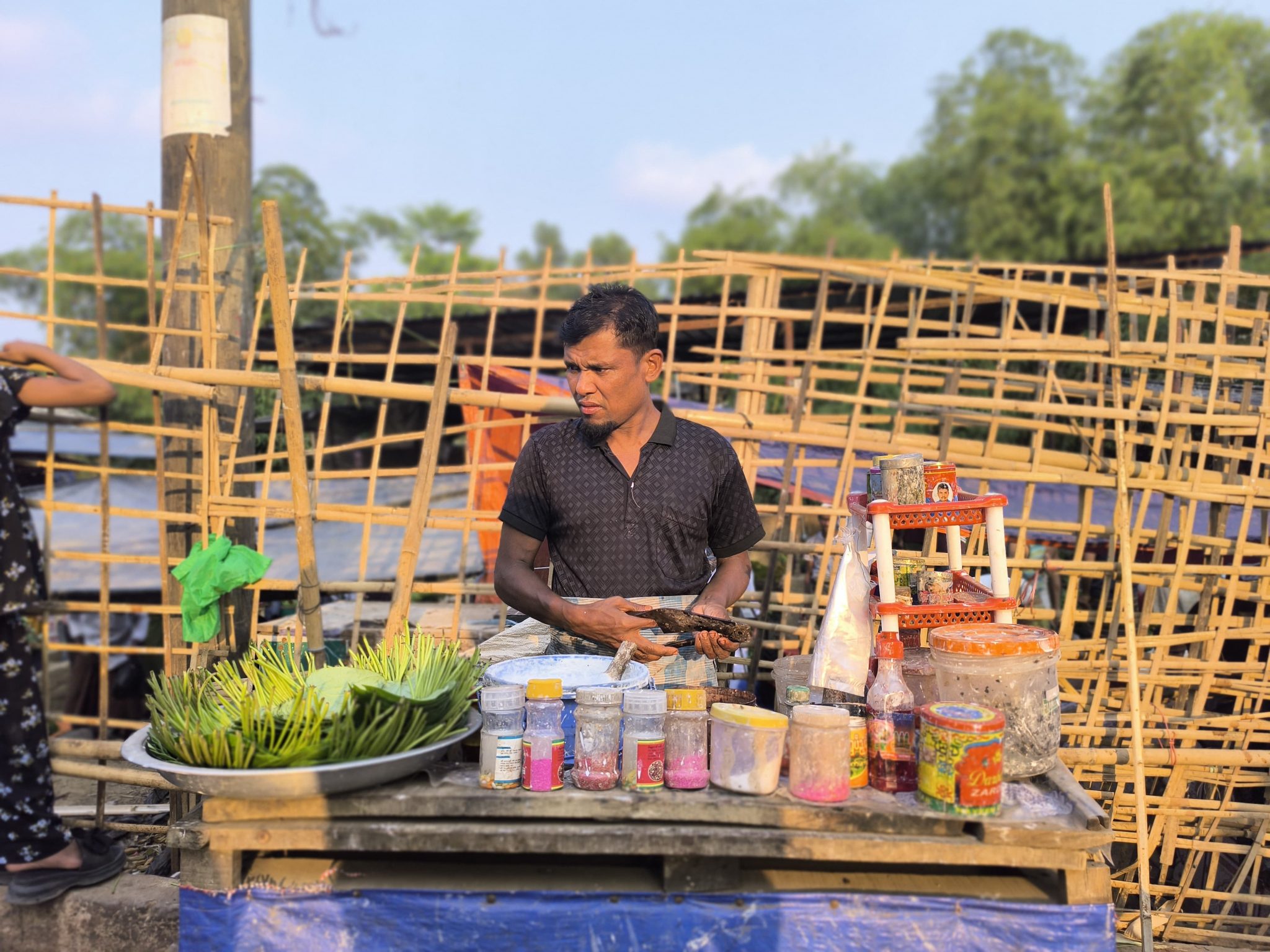 بالصور.. ملامح الحياة اليومية وسبل العيش للاجئي الروهينجا في مخيمات بنغلاديش