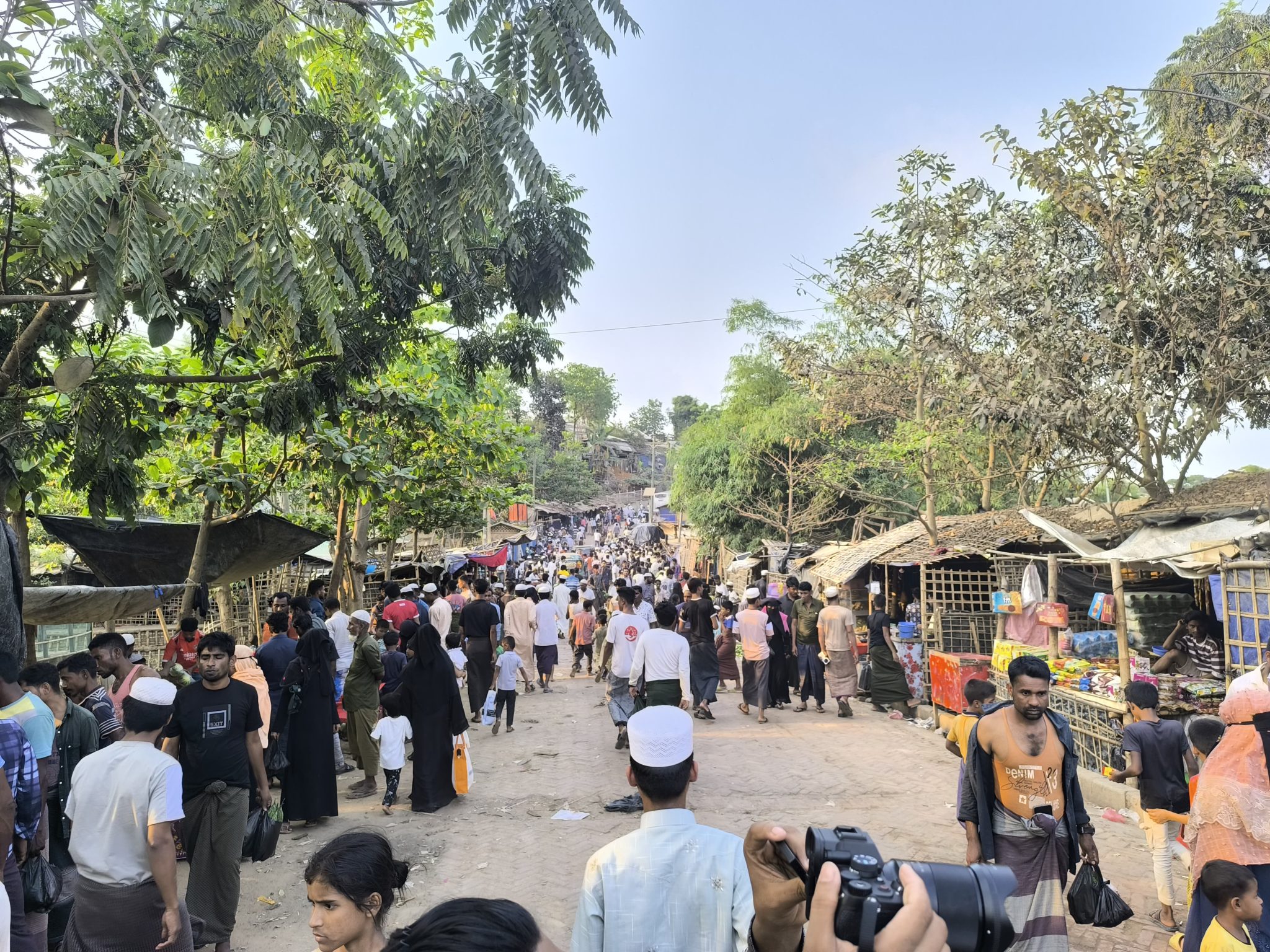 بالصور.. ملامح الحياة اليومية وسبل العيش للاجئي الروهينجا في مخيمات بنغلاديش