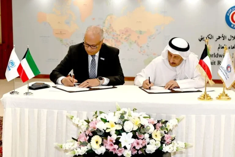 توقيع اتفاقية بين مفوضية اللاجئين والهلال الأحمر الكويتي لدعم الروهينجا في بنغلاديش (صورة: كونا)