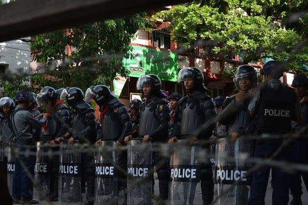 عصابة تهاجم مسجدا في بورما بعد مزاعم كاذبة عن الإساءة إلى خادمة بوذية
