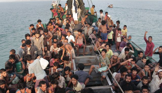 ماليزيا توقف 500 لاجئ روهنجي حاولوا دخول أراضيها