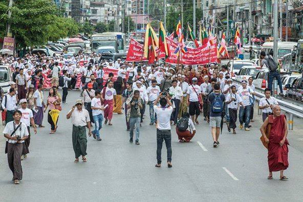 الرهبان البوذيون في ميانمار يطالبون بمنع المحجبات من دخول المدارس