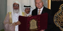 شيخ الجالية الأركانية البرماوية يكرم أوغلو