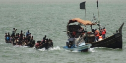 غرق قوارب للروهينغا وإنقاذ 42 منهم